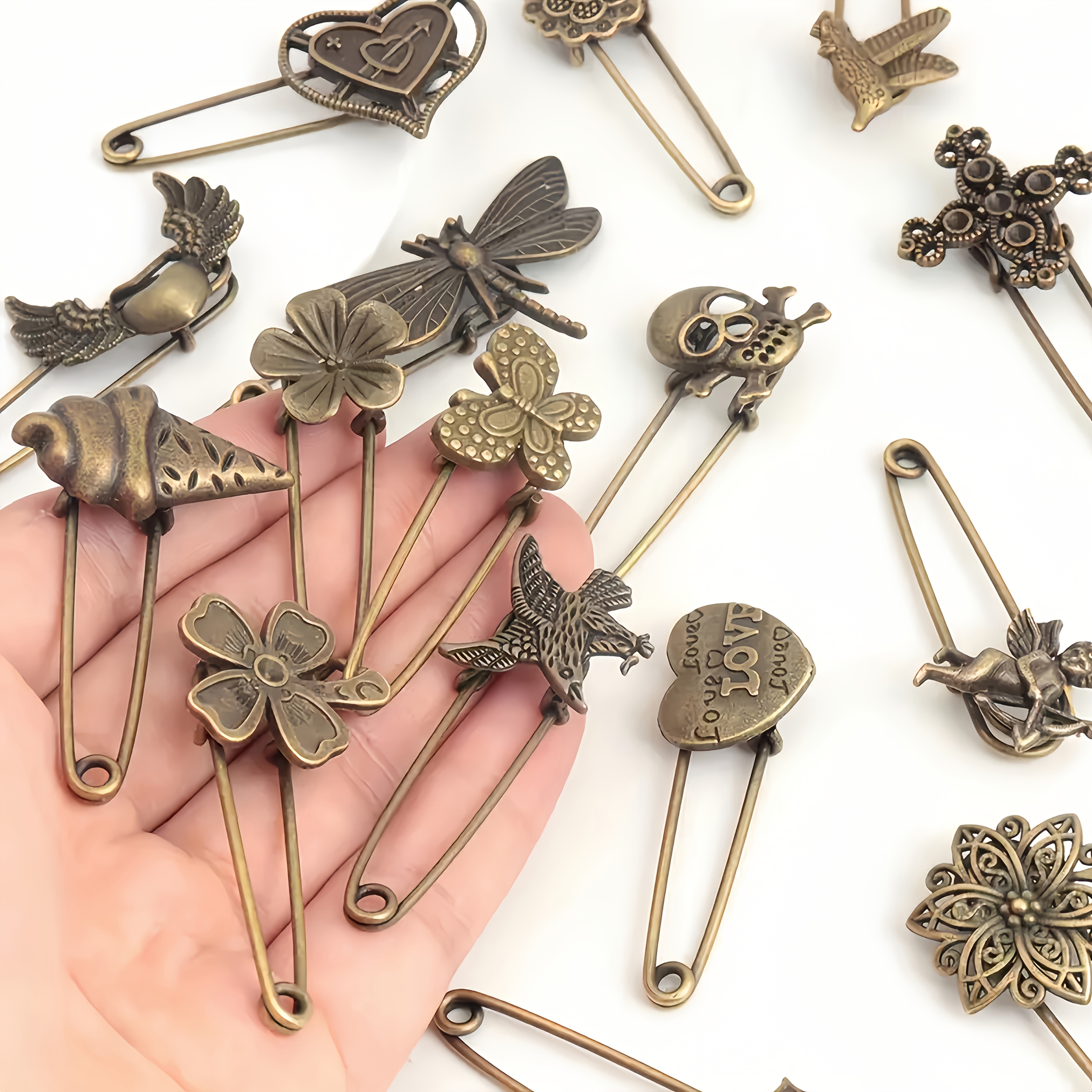 4pc Retro-Style Creative Brooch Set